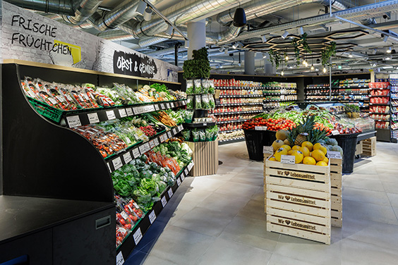 Obst und Gemüse Theke bei EDEKA Weeke in Köln